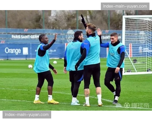 官方：巴黎圣日耳曼后卫努诺-门德斯恢复团队合练